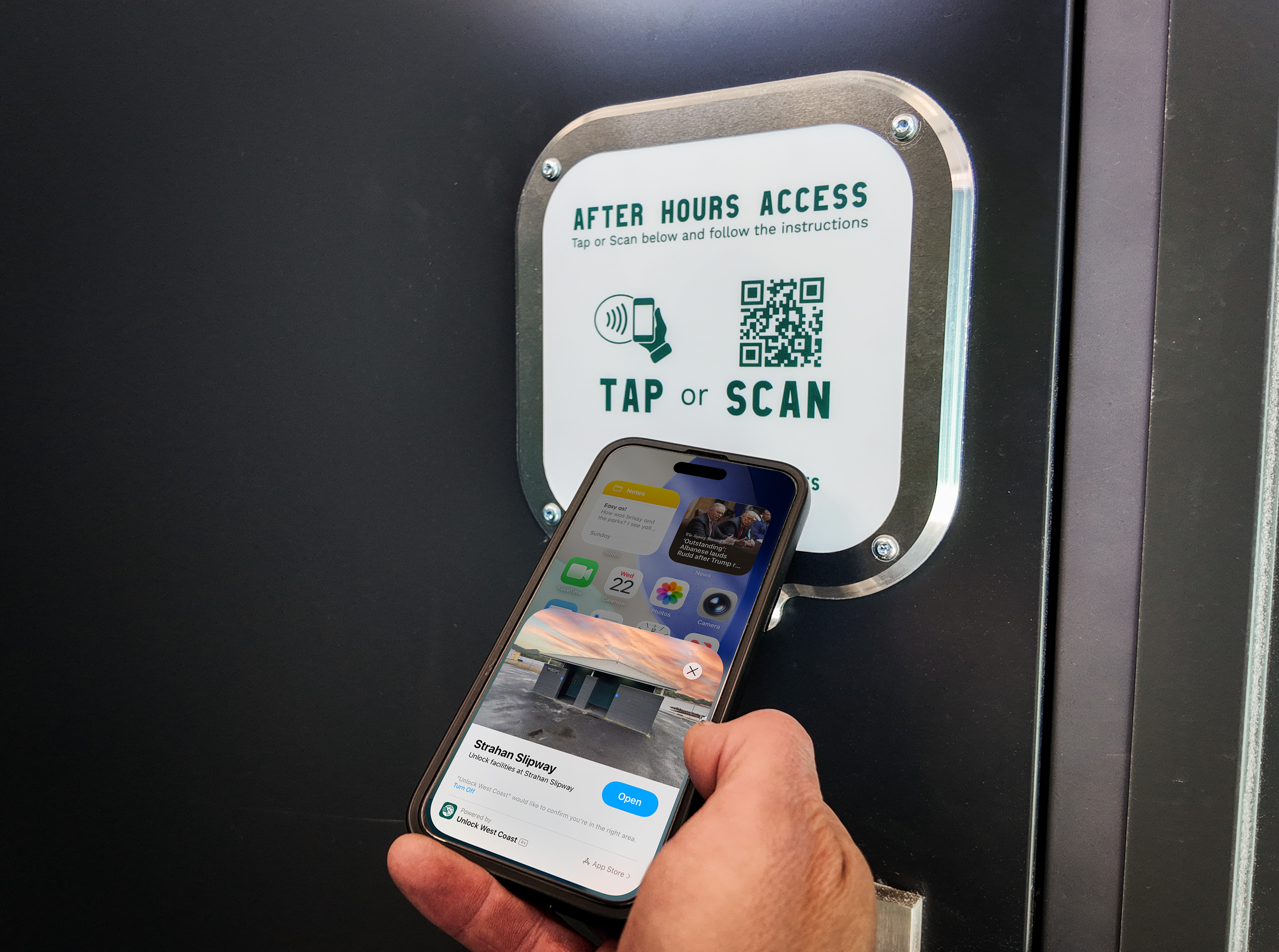 Court lights auto-on